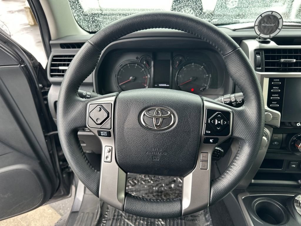 Certified 2022 Toyota 4Runner SR5 AWD/4WD image 18