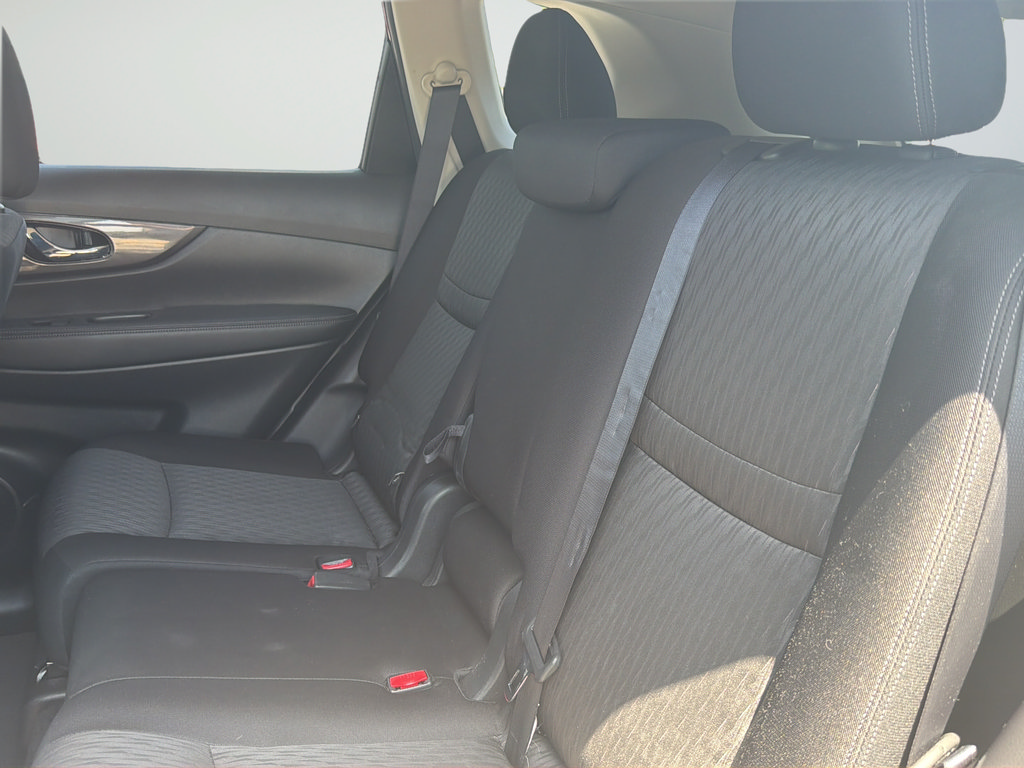 Used 2019 Nissan Rogue SV w/ Premium Package FWD image 27