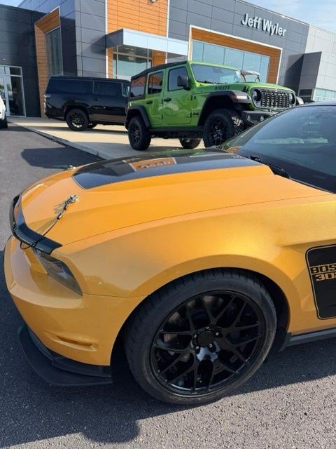 Used 2012 Ford Mustang Boss 302 w/ Boss 302 Accessory Pkg RWD image 5