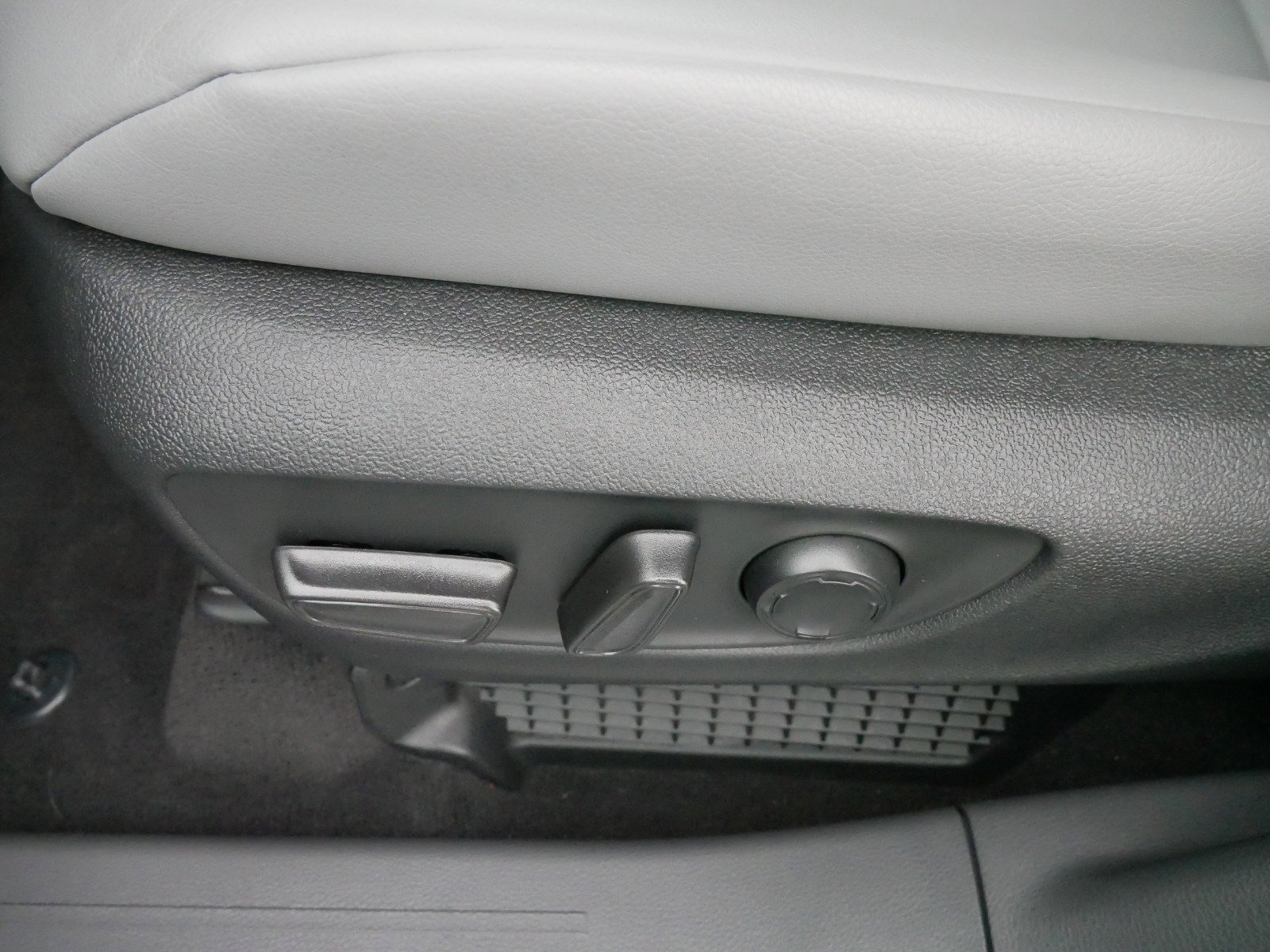 New 2024 Toyota Sienna XLE image 20