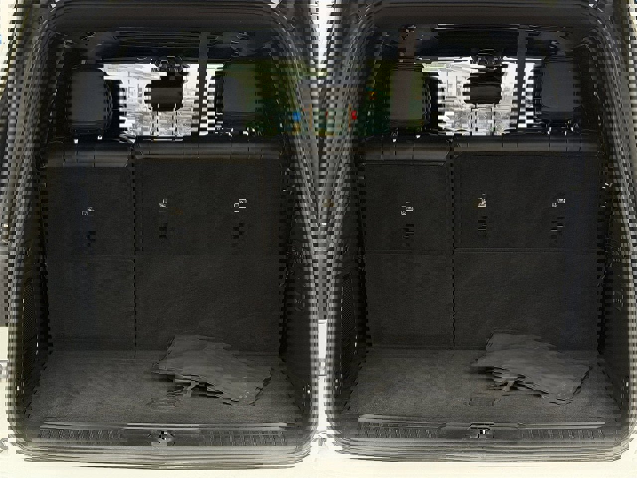 Used 2023 Jeep Wagoneer Series II image 32