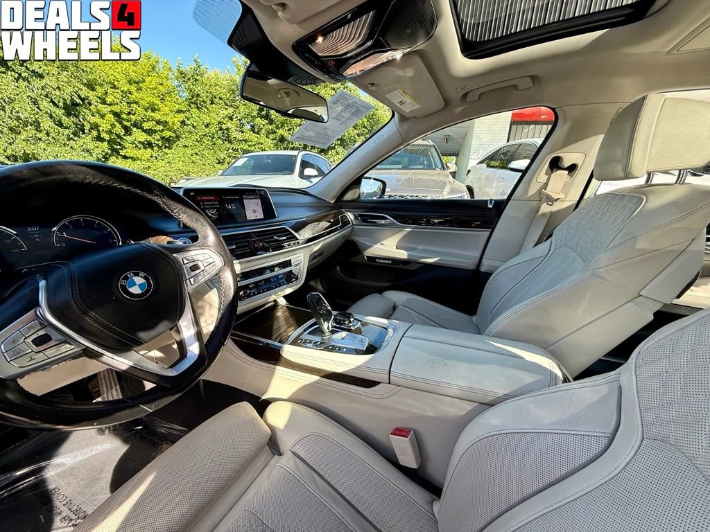 Used 2018 BMW 740i xDrive AWD/4WD image 12