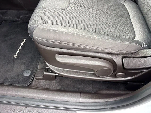 Used 2020 Hyundai Santa Fe SE AWD/4WD image 7