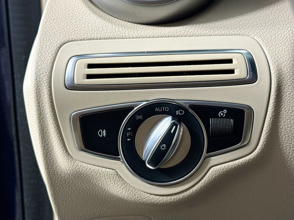 Used 2018 Mercedes-Benz C 300 Sedan image 10
