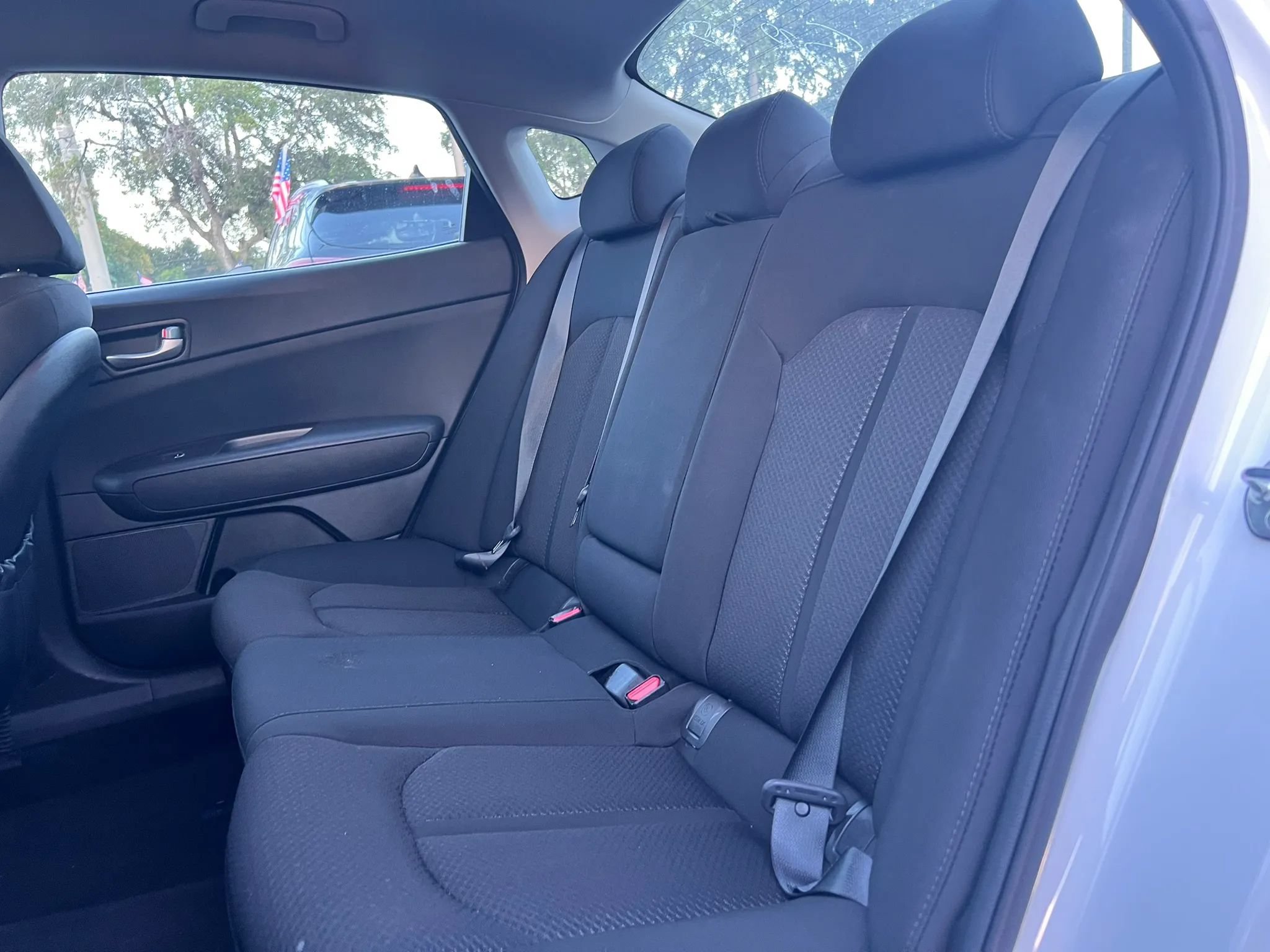 Used 2018 Kia Optima LX w/ 17" Alloy Wheels Package FWD image 13