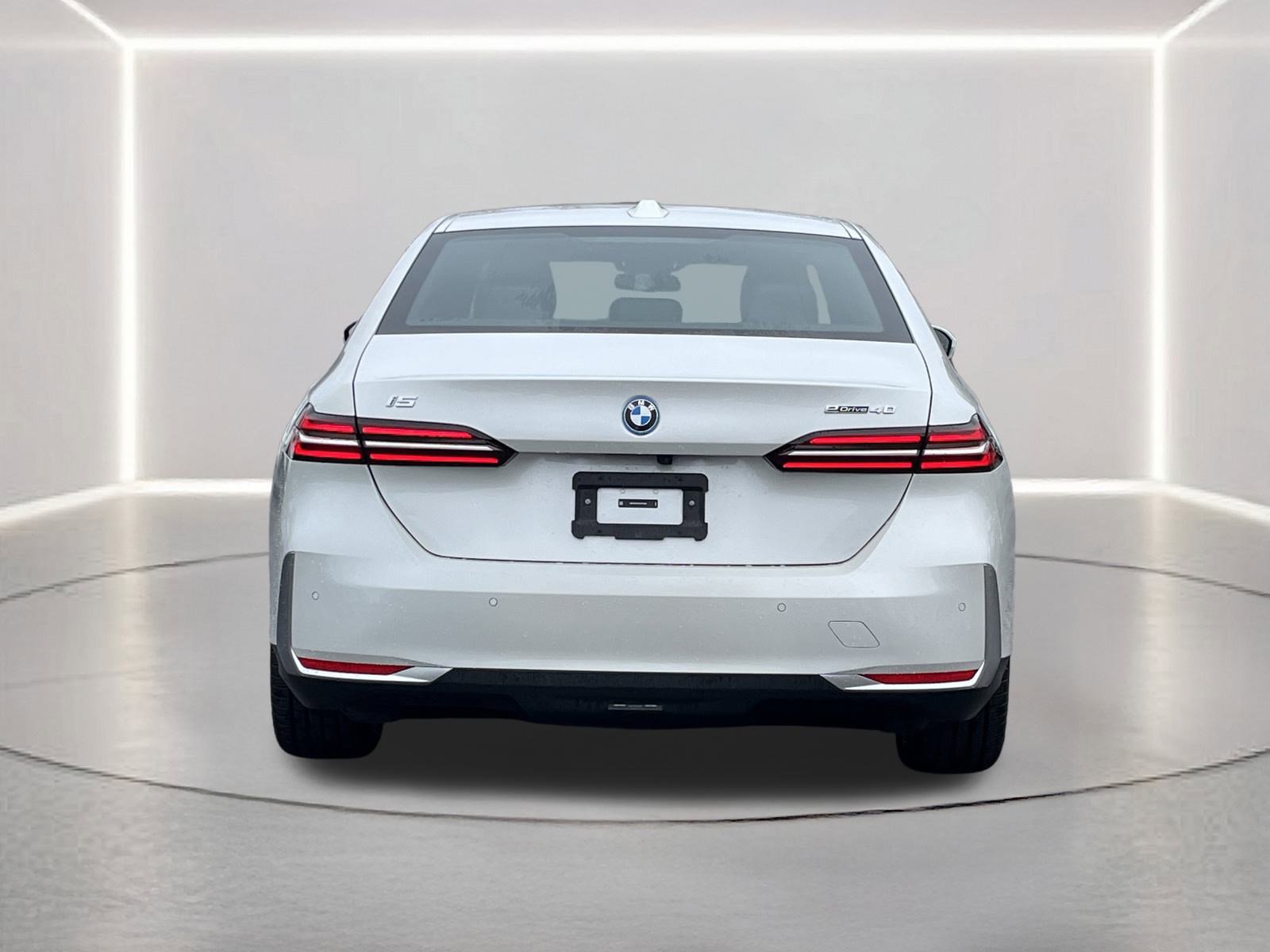 Used 2025 BMW i5 eDrive40i image 26