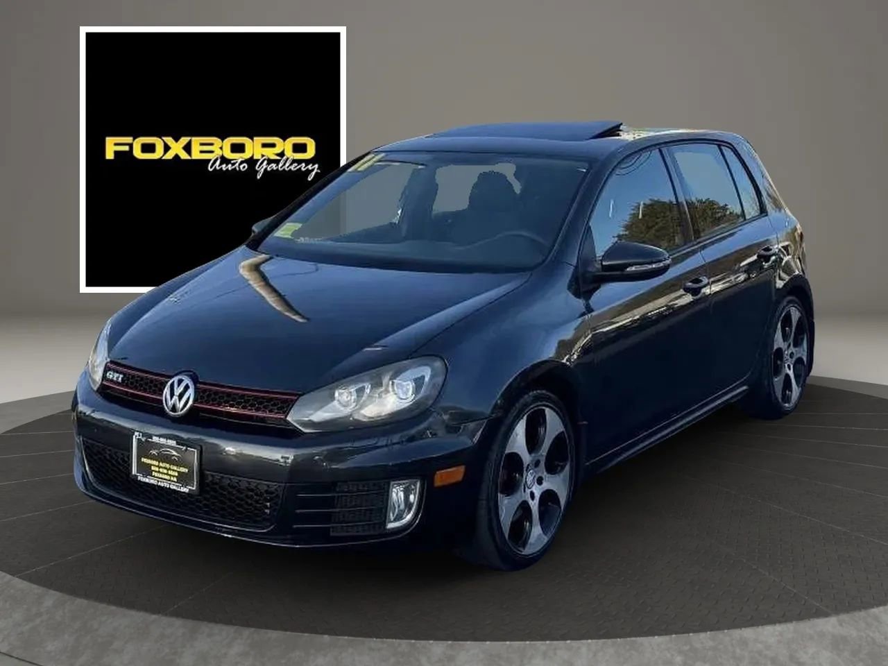 Used 2011 Volkswagen Golf 4-Door image 1