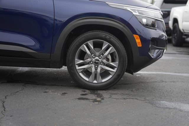 Used 2023 Kia Seltos S w/ Navigation Package image 4