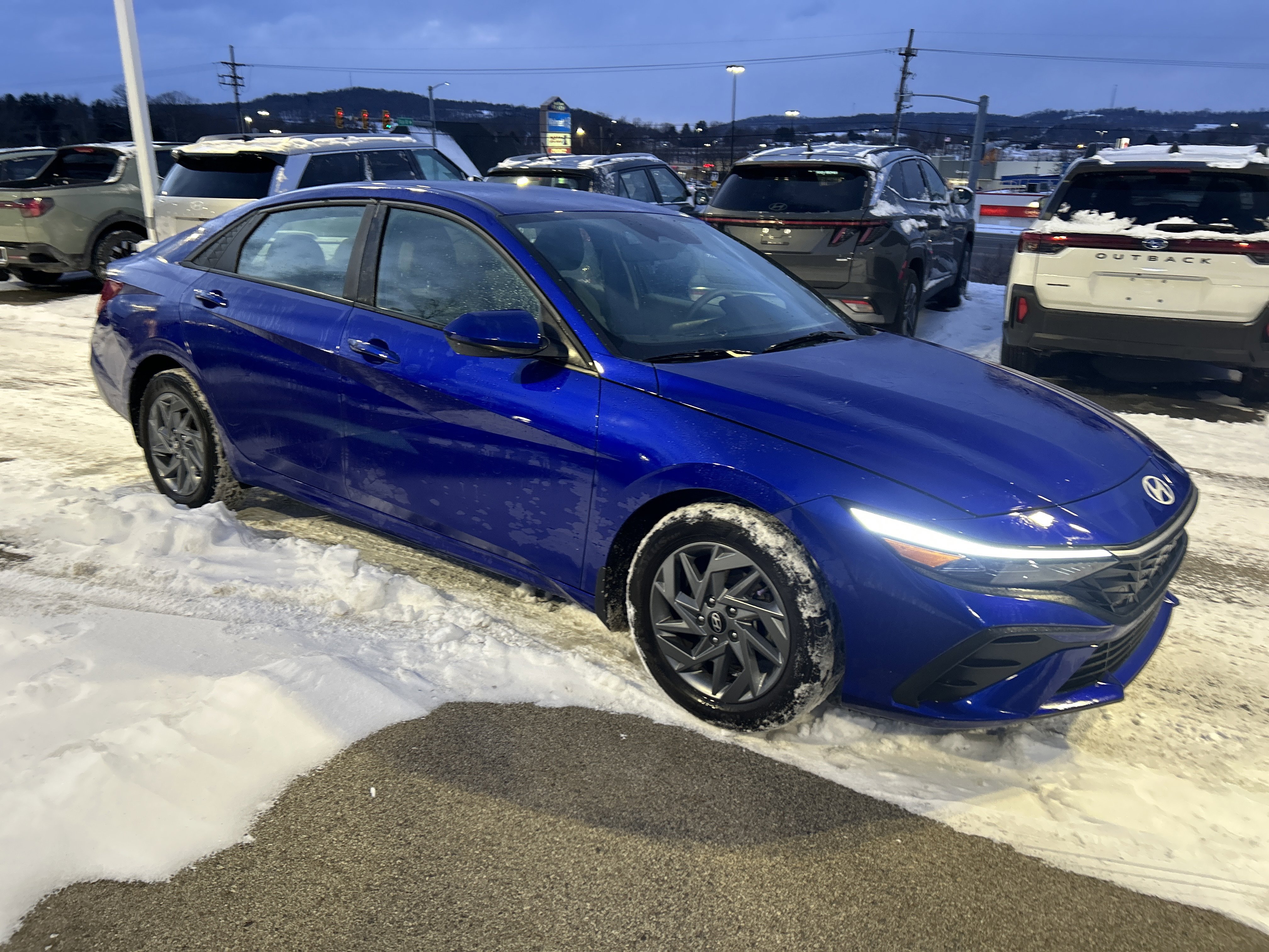 Certified 2024 Hyundai Elantra SEL image 2