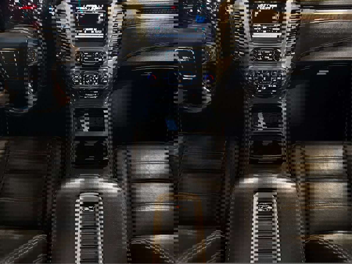 Used 2019 GMC Yukon XL Denali w/ Denali Ultimate Package AWD/4WD image 20