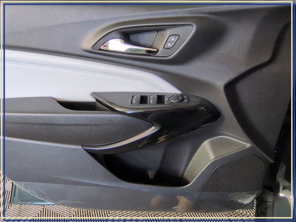 New 2026 Chevrolet Trax LT w/ Driver Confidence Package FWD image 22