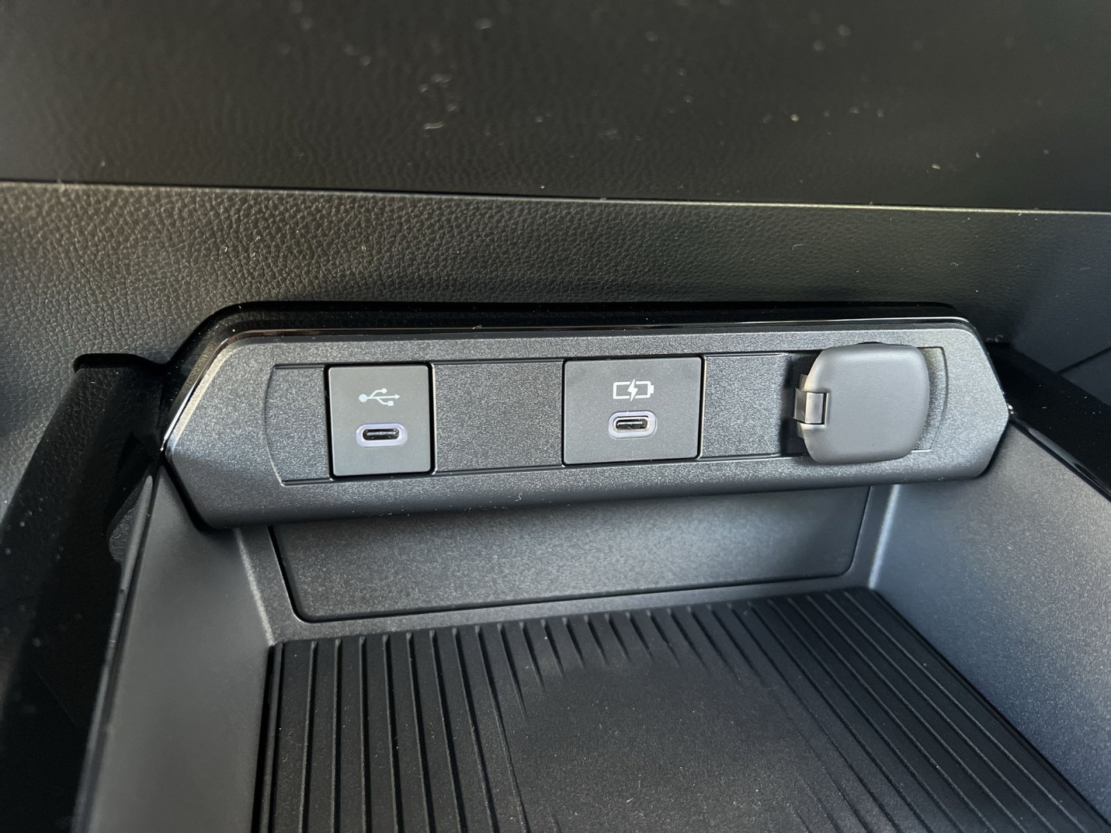 New 2026 Toyota Prius Plug-In Hybrid FWD image 21