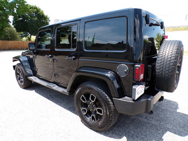 Used 2018 Jeep Wrangler Unlimited Sahara w/ Dual Top Group AWD/4WD image 7