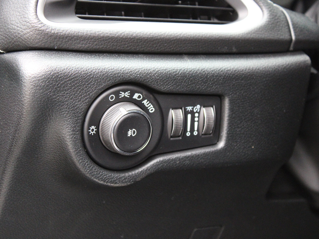 New 2026 Chrysler Pacifica Select image 14