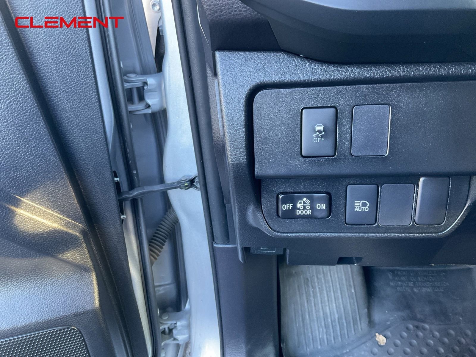 Used 2020 Toyota Tacoma SR image 10