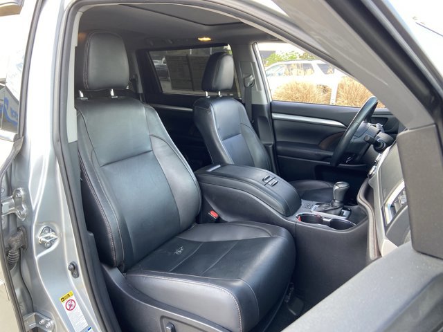 Used 2019 Toyota Highlander XLE image 20