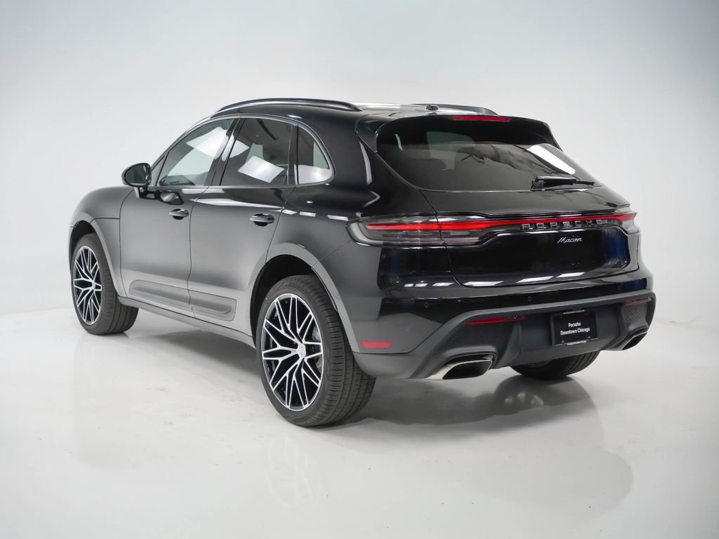 Used 2026 Porsche Macan AWD/4WD image 3