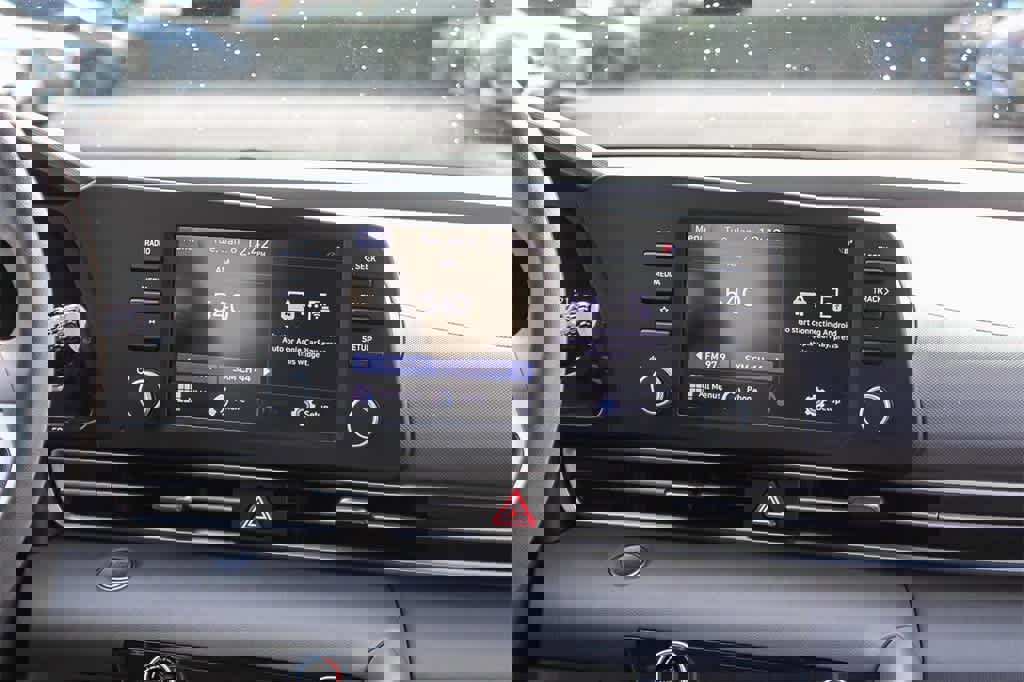 Certified 2023 Hyundai Elantra SEL image 18