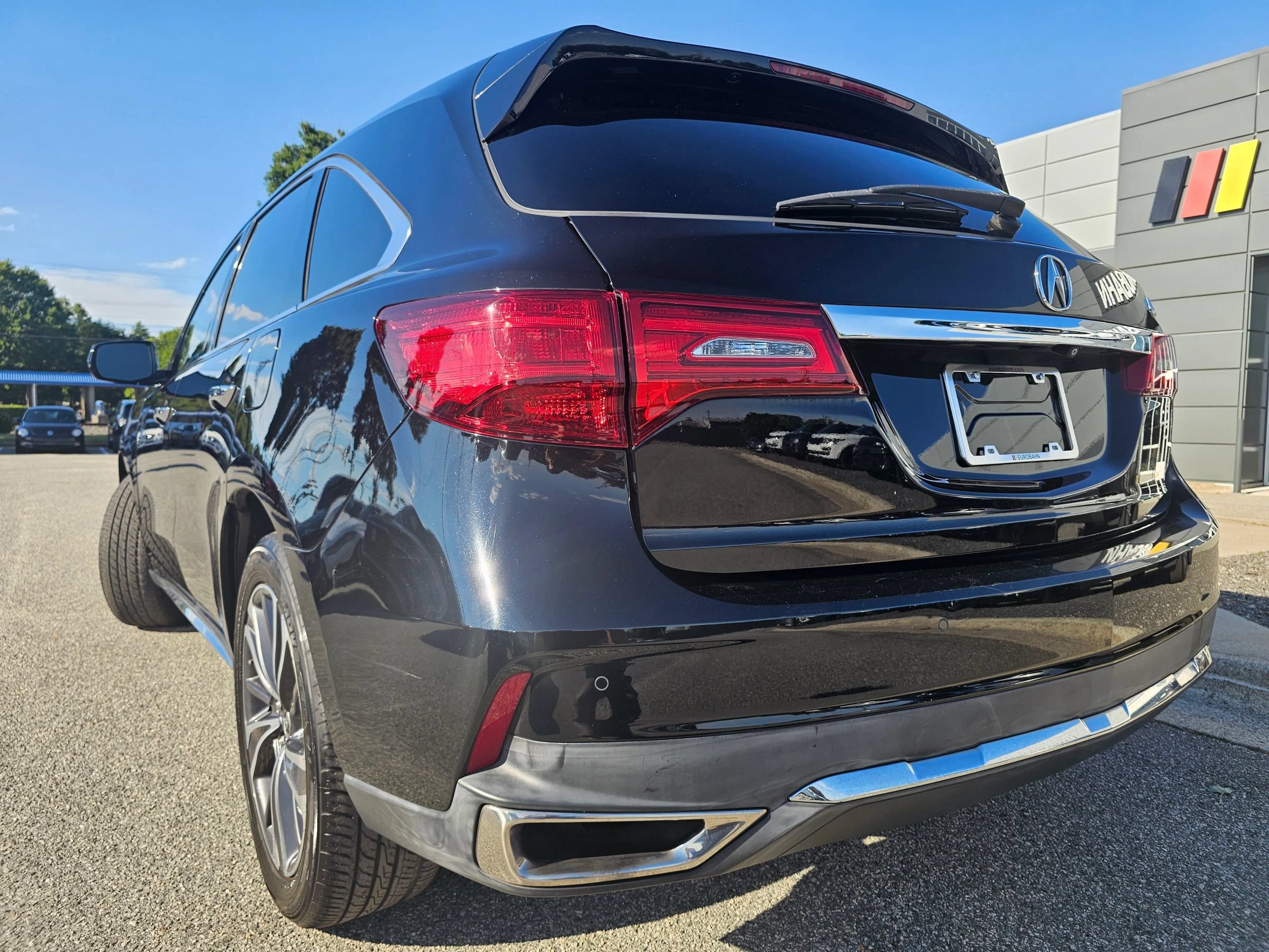 Used 2020 Acura MDX w/ Technology Package FWD image 3