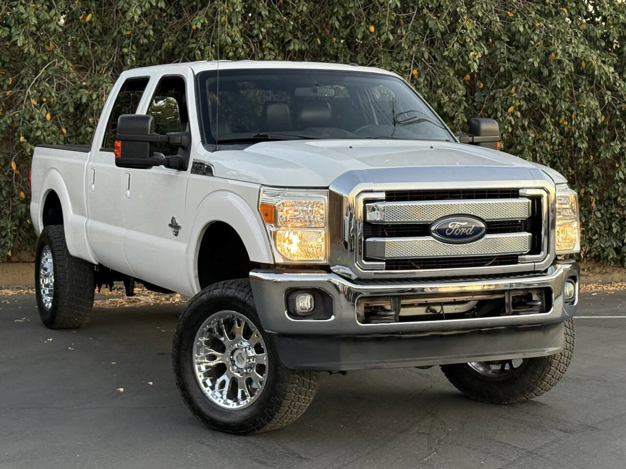 Used 2016 Ford F250 Lariat w/ Lariat Ultimate Package image 2