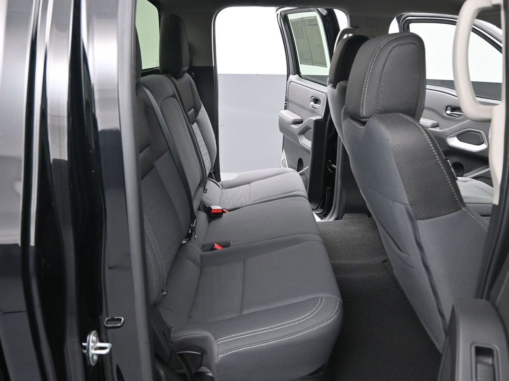 Used 2024 Nissan Frontier SV image 12