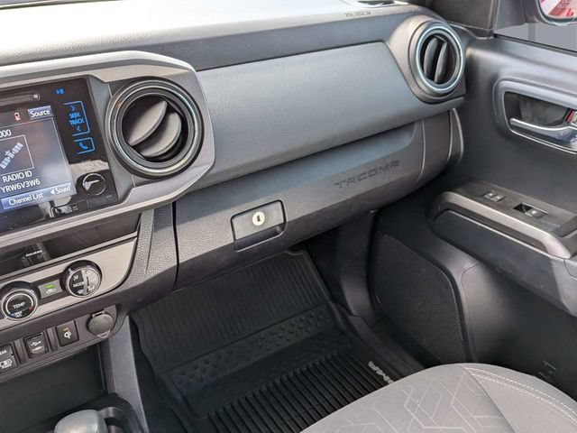 Used 2018 Toyota Tacoma TRD Off-Road AWD/4WD image 17