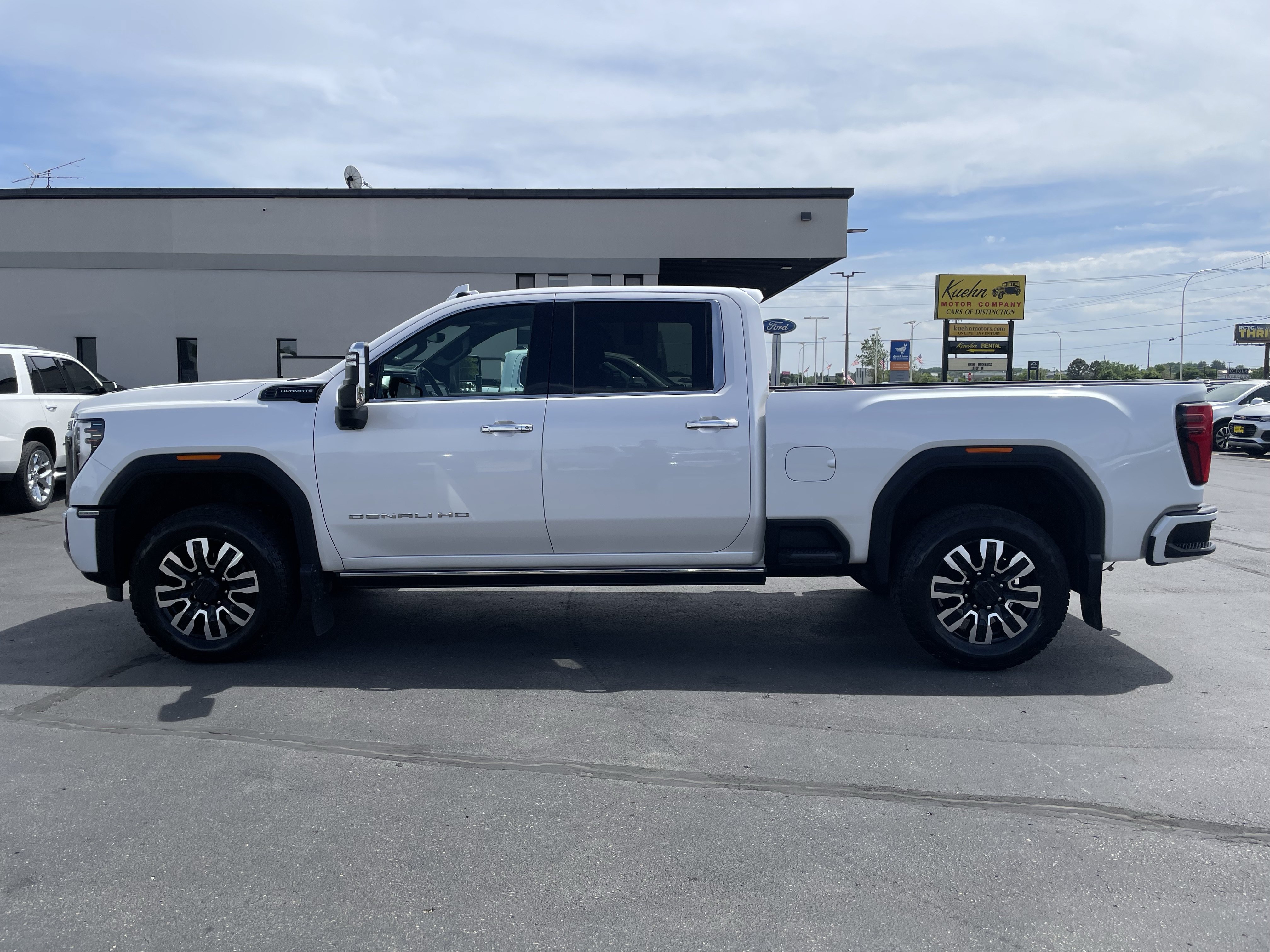 Used 2024 GMC Sierra 2500 Denali Ultimate AWD/4WD image 5