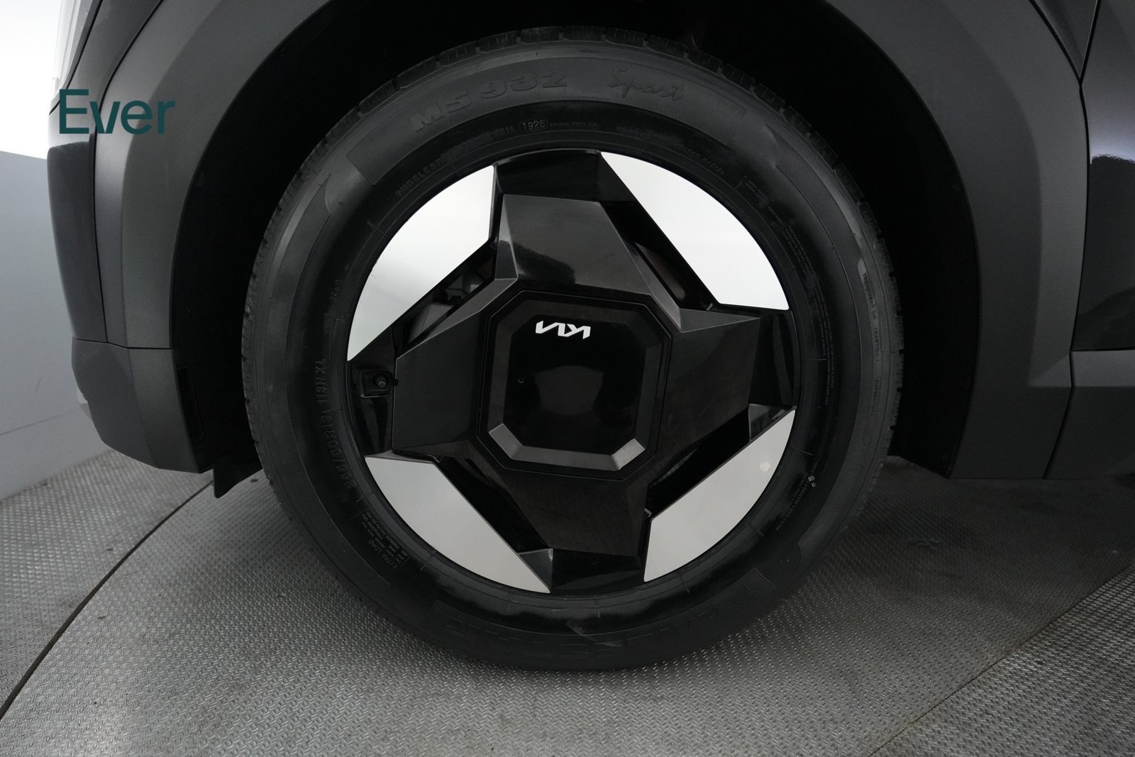 Used 2024 Kia EV9 Light Long Range RWD image 19