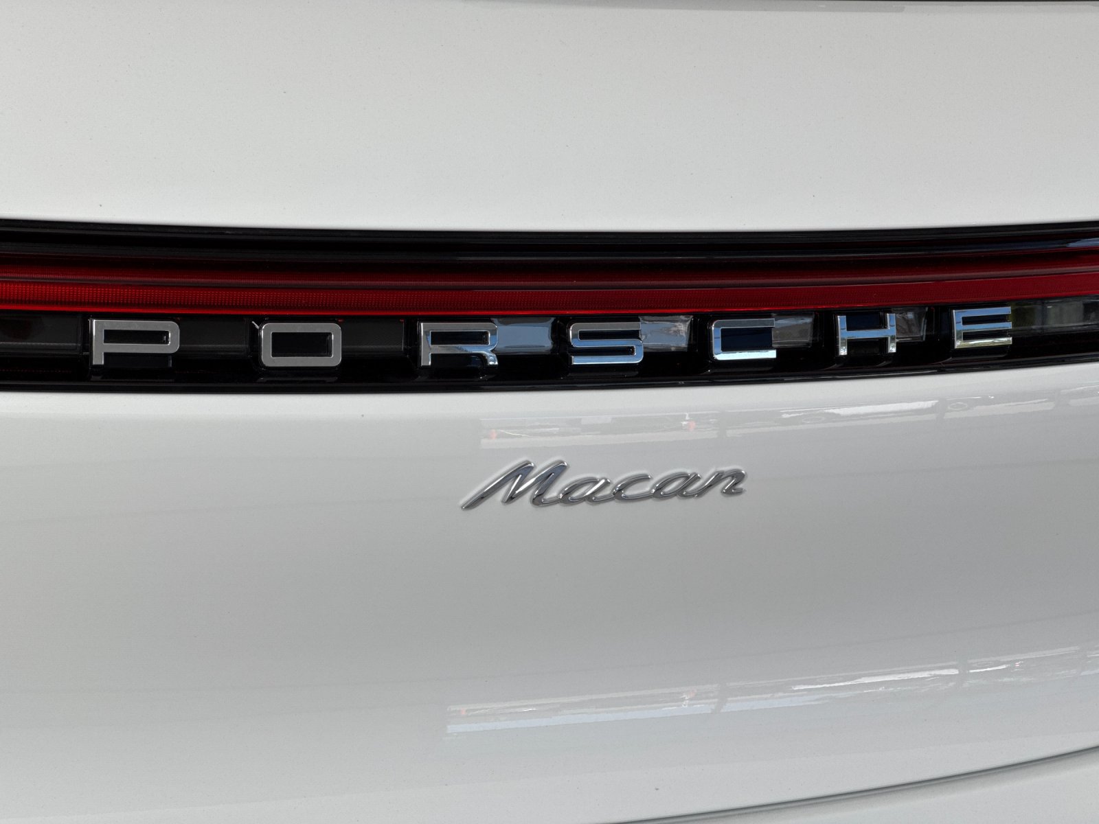 New 2026 Porsche Macan AWD/4WD image 27