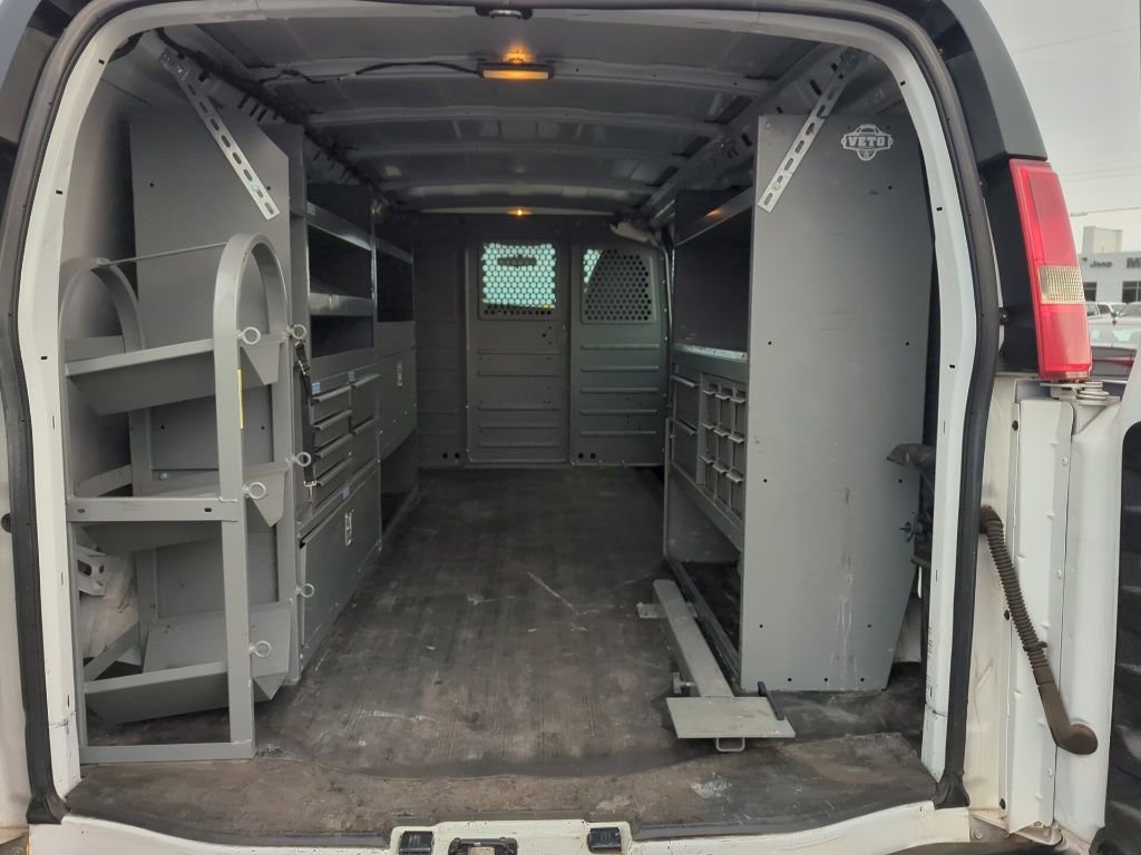 Used 2014 Chevrolet Express 3500 Extended image 16