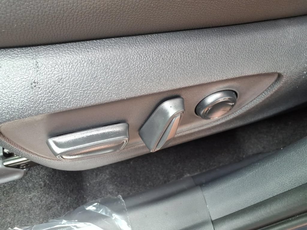 New 2026 Toyota Grand Highlander FWD image 11