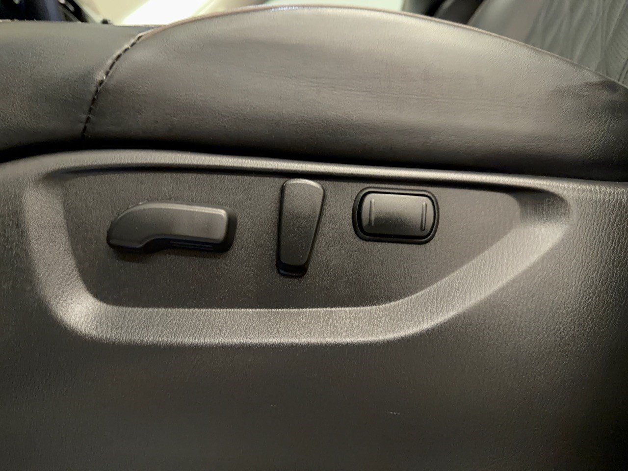Used 2021 Nissan Armada Platinum w/ Captain's Chairs Package RWD image 16