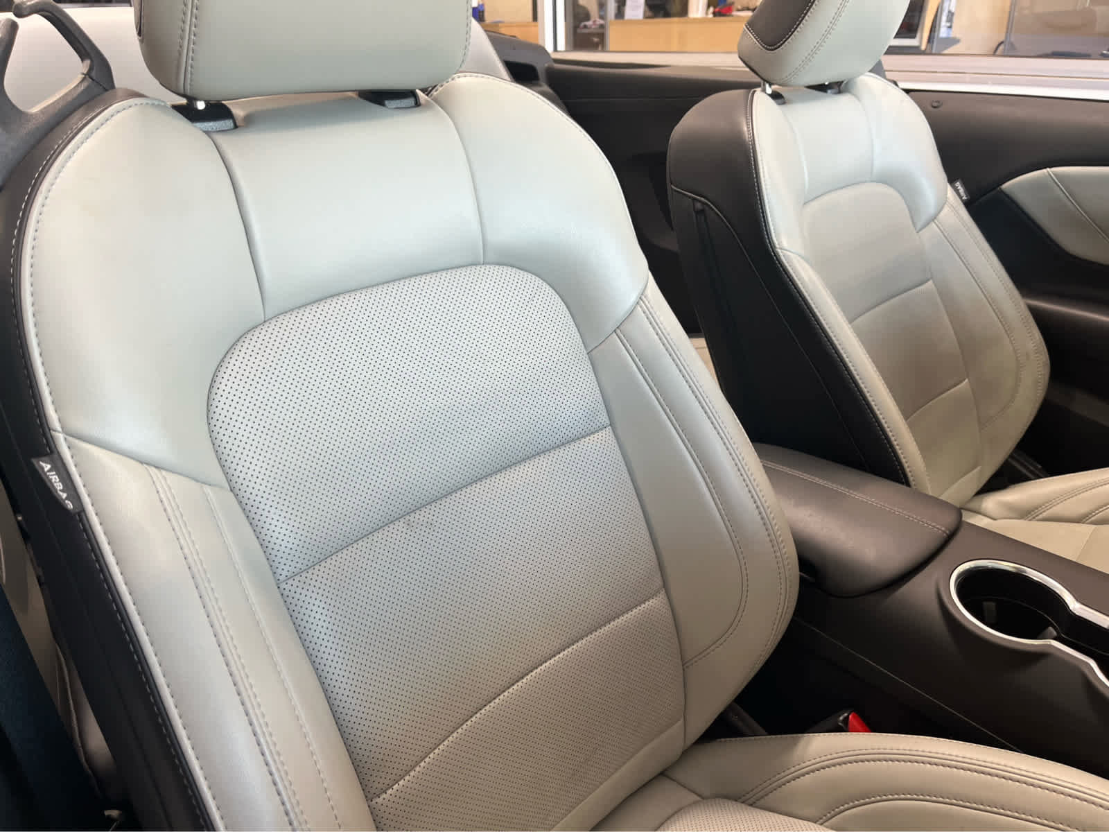 Used 2025 Ford Mustang Premium image 42