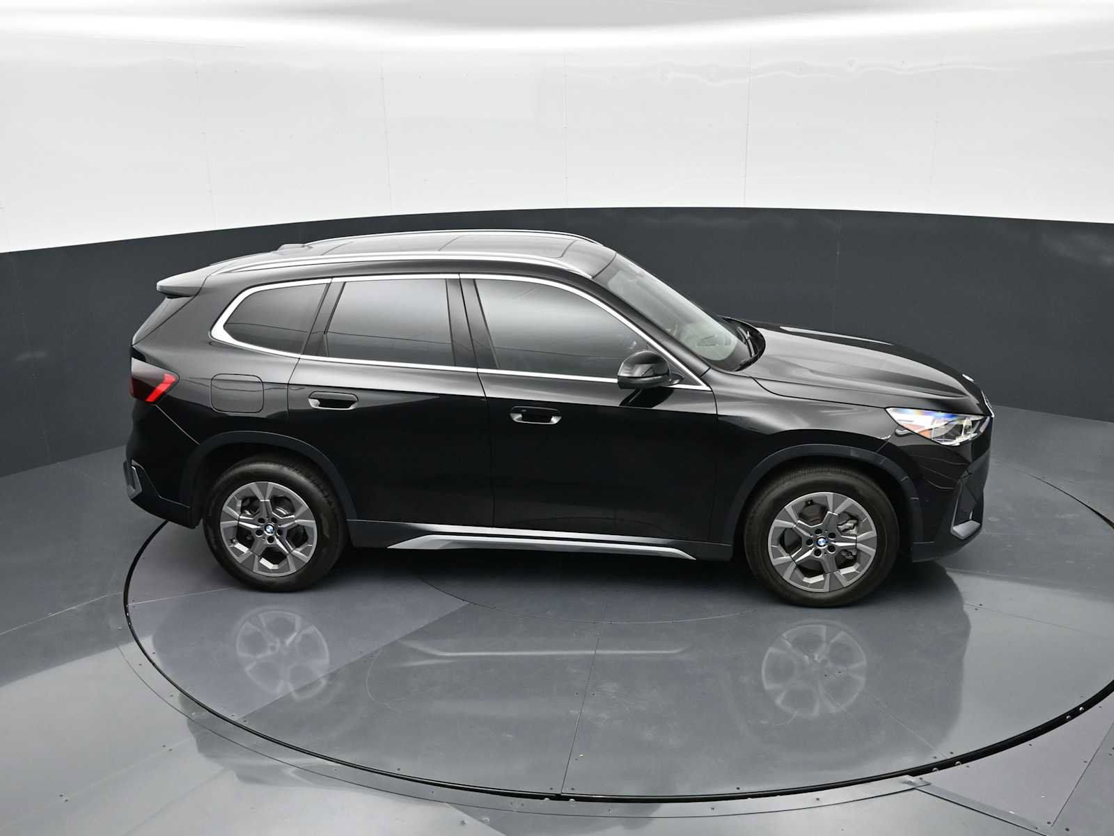Used 2025 BMW X1 xDrive28i w/ Convenience Package image 19