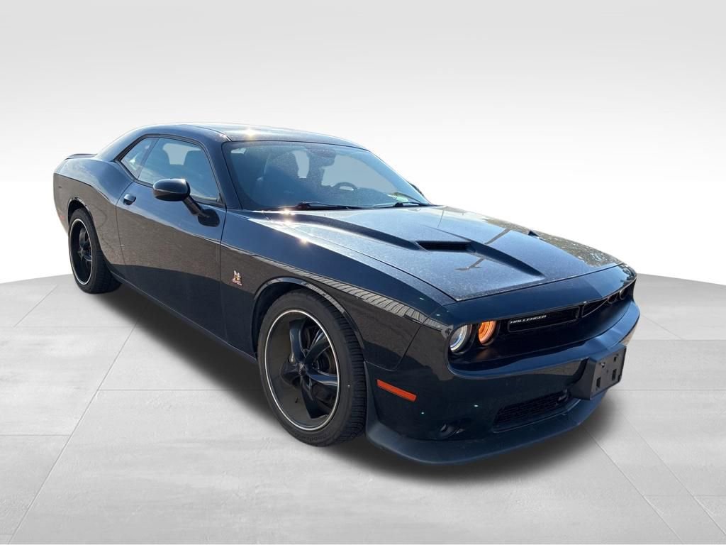 Used 2015 Dodge Challenger R/T Scat Pack w/ Leather Interior Group RWD image 8