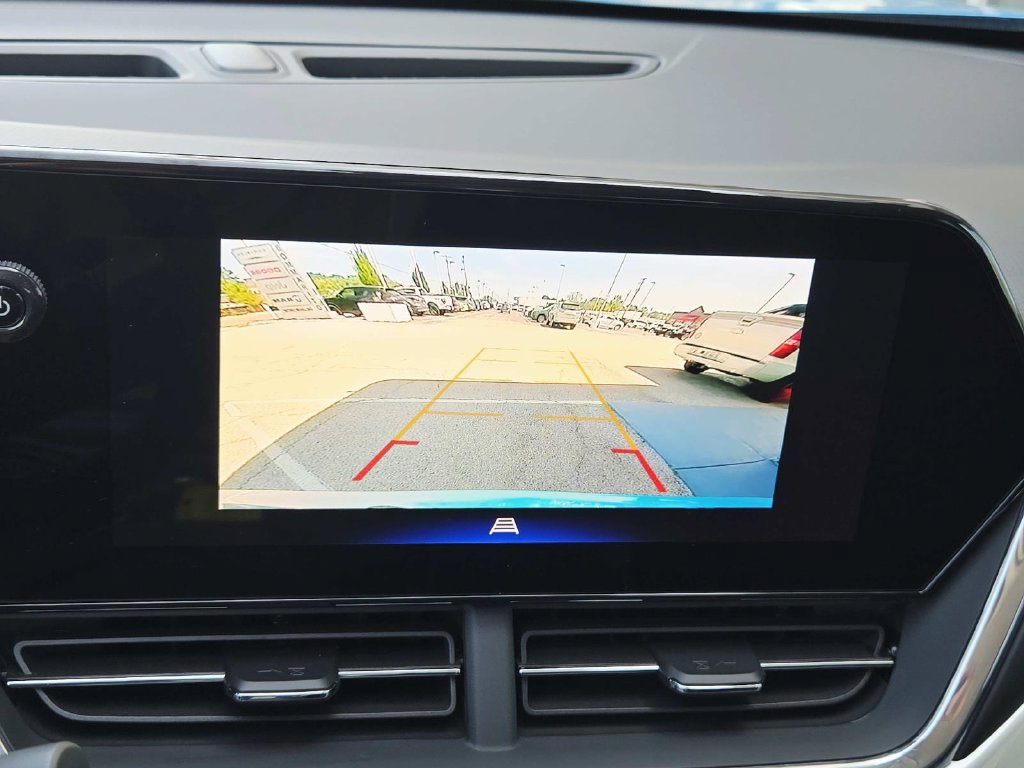 Used 2026 Chevrolet Trax LT w/ Driver Confidence Package FWD image 24