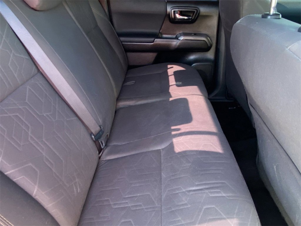 Certified 2017 Toyota Tacoma TRD Off-Road image 16