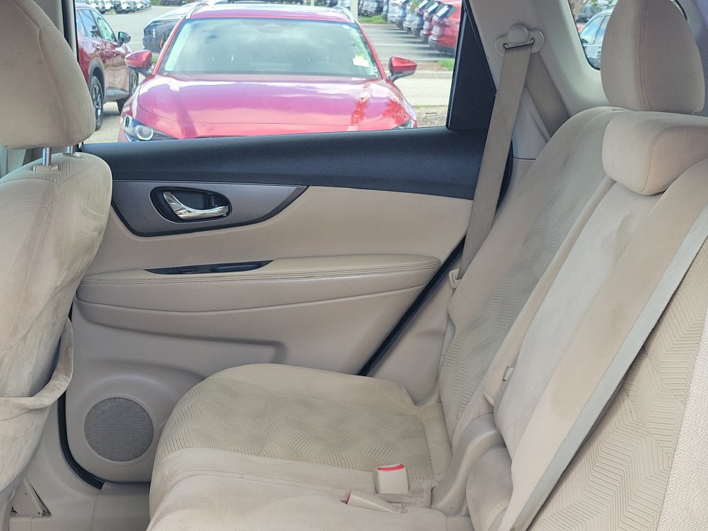 Used 2015 Nissan Rogue SV w/ SV Premium Package FWD image 12