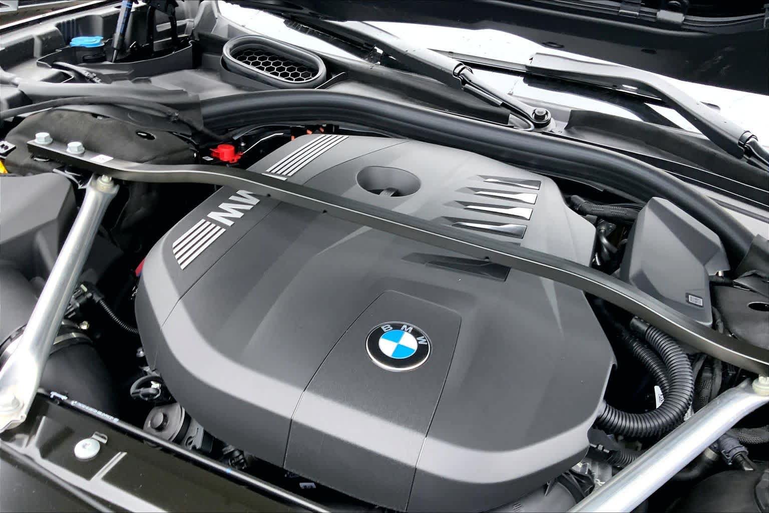 New 2026 BMW 750e xDrive w/ Executive Package AWD/4WD image 17
