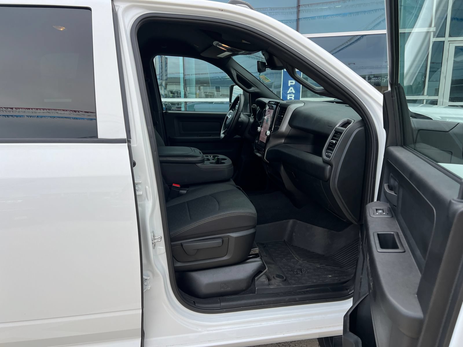 Used 2025 RAM 3500 Tradesman AWD/4WD image 16