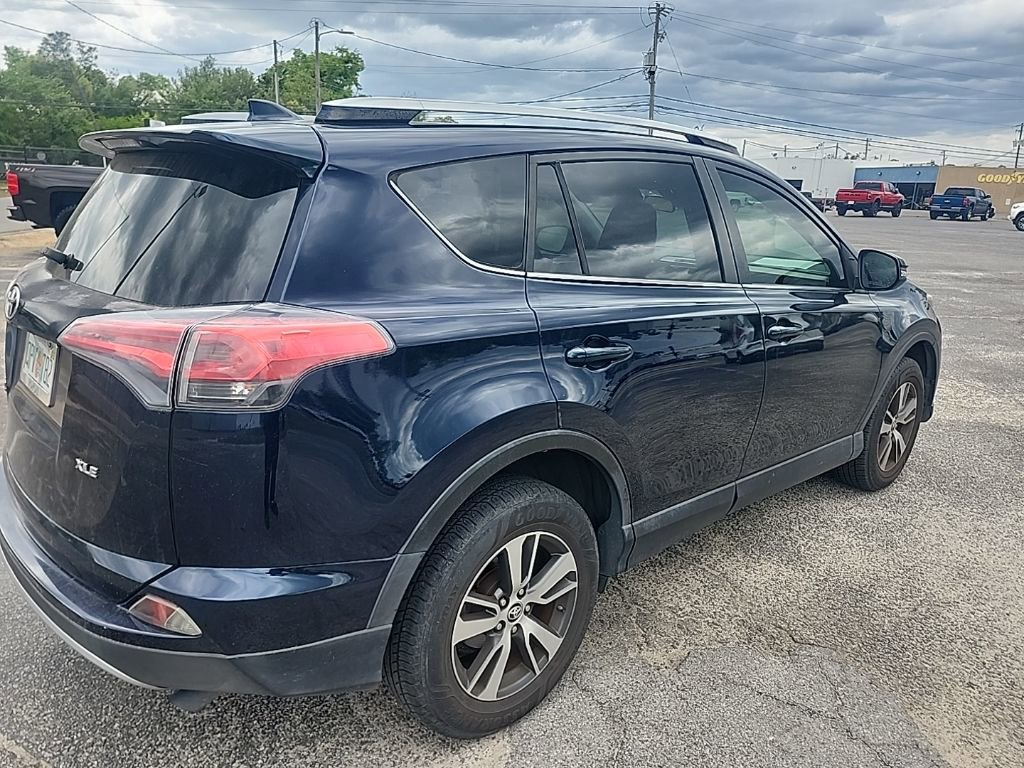 Used 2018 Toyota RAV4 XLE FWD image 11