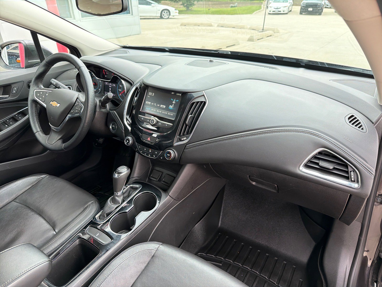 Used 2016 Chevrolet Cruze Premier FWD image 27