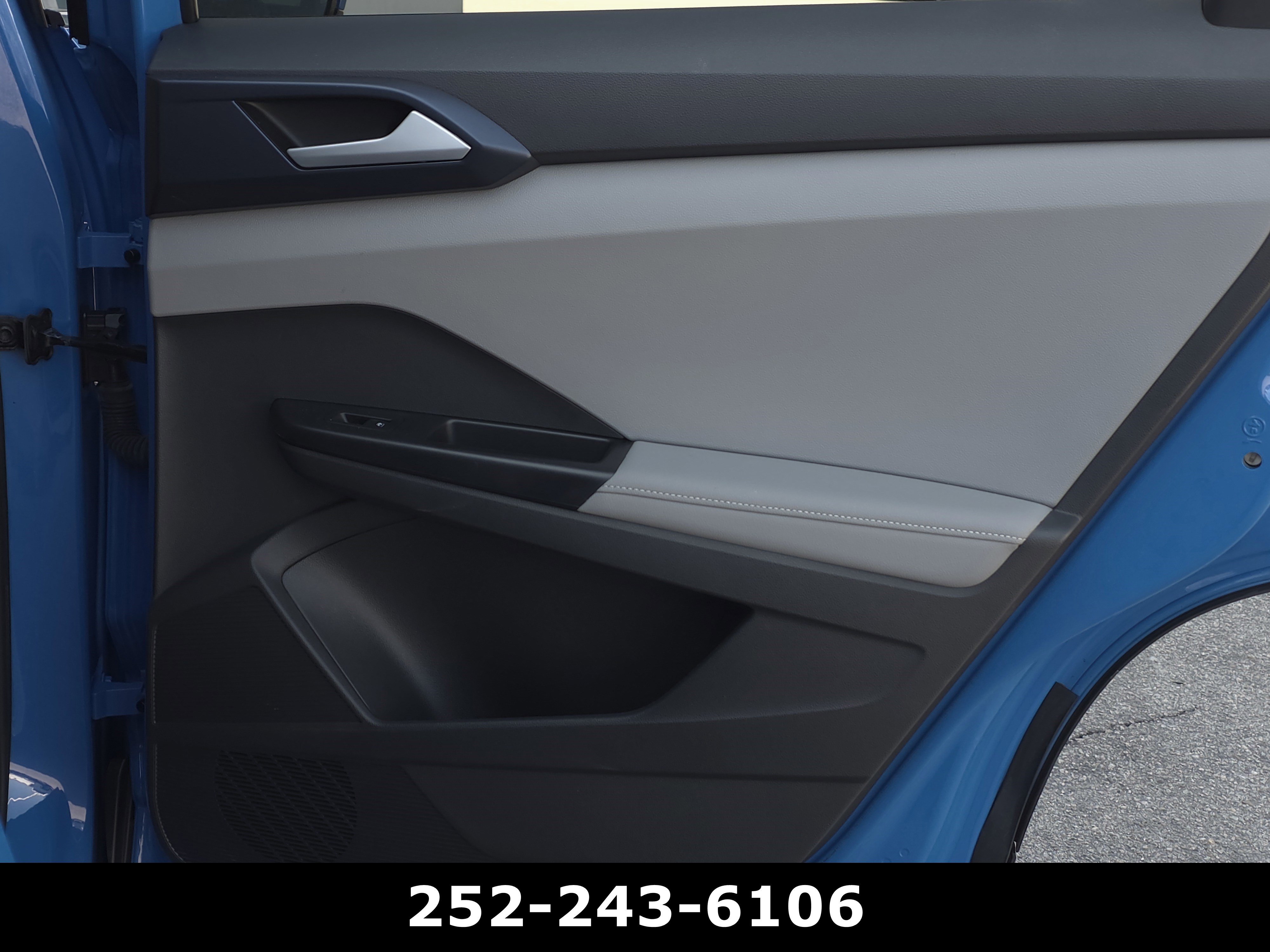 Used 2024 Volkswagen Taos SE FWD image 35