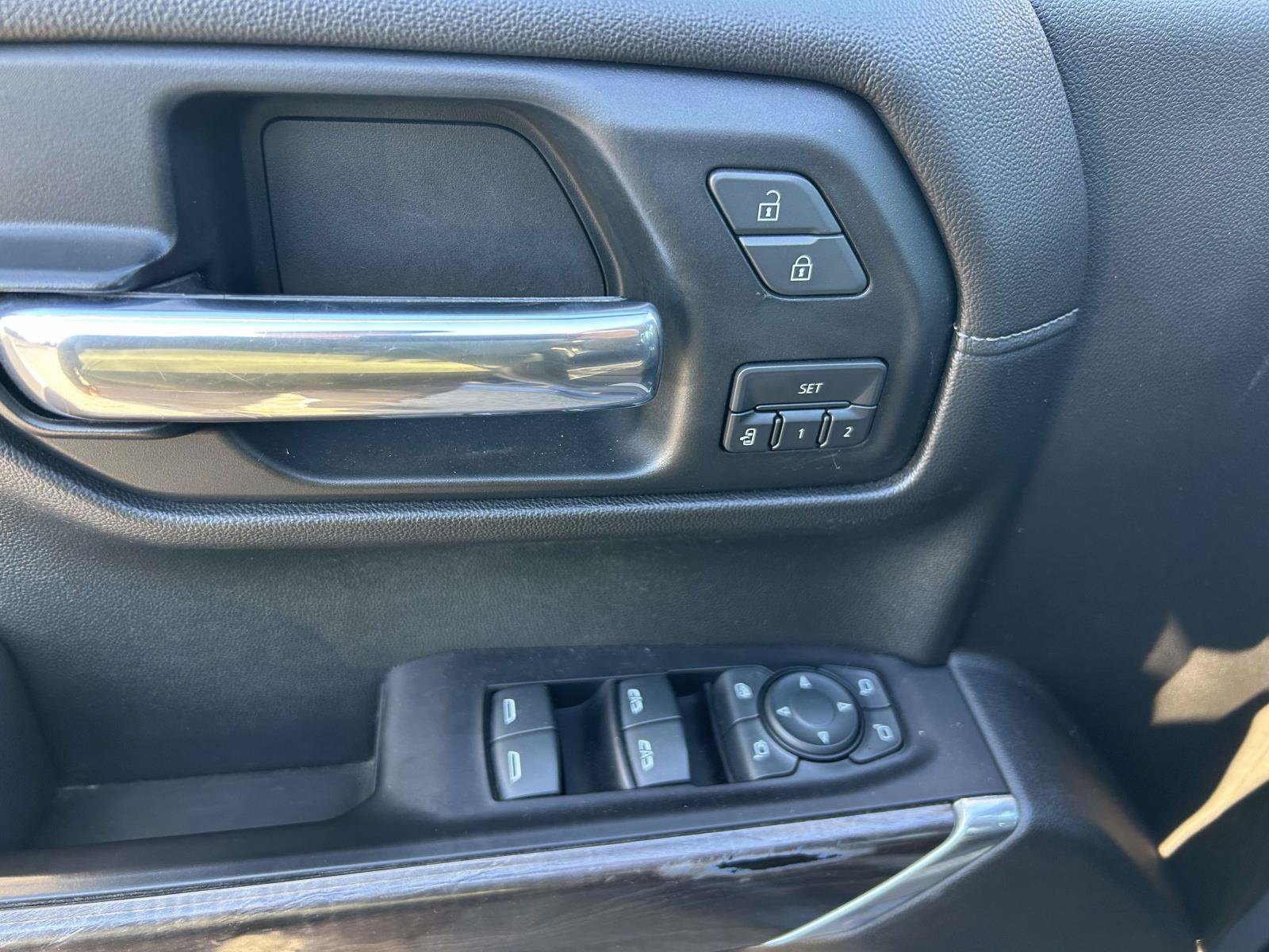 Used 2019 Chevrolet Silverado 1500 LTZ w/ LTZ Plus Package AWD/4WD image 19