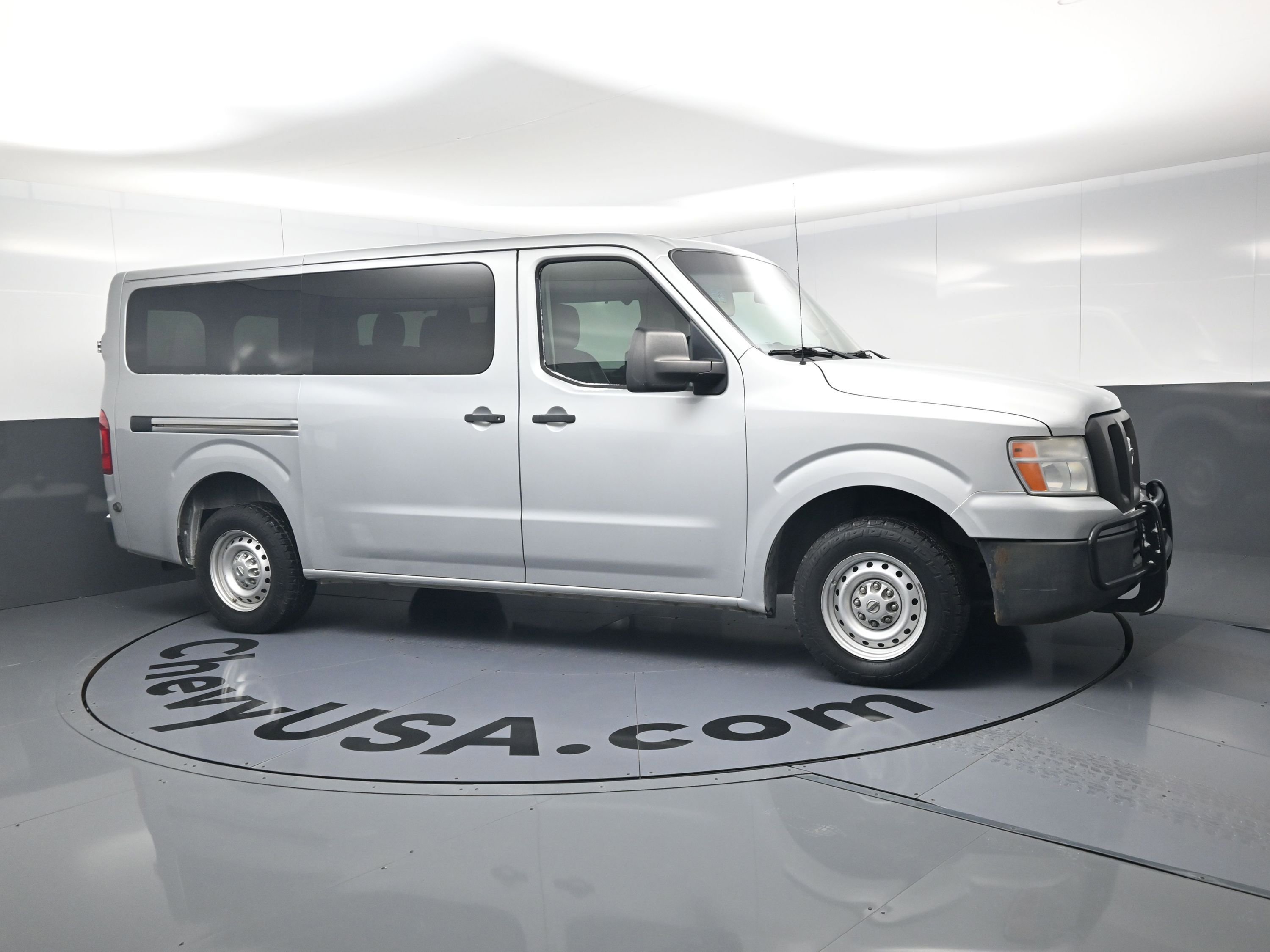 Used 2017 Nissan NV 3500 S w/ Power Package image 2