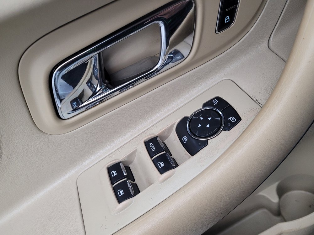 Used 2014 Ford Taurus SEL image 27