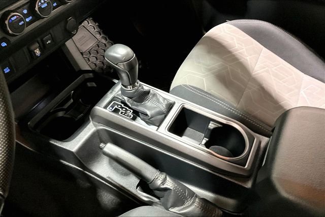 Used 2020 Toyota Tacoma TRD Sport AWD/4WD image 19