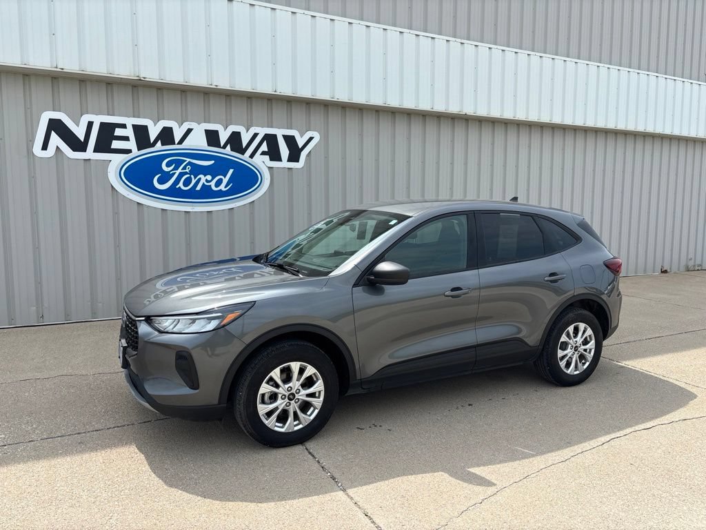 Used 2025 Ford Escape Active AWD/4WD video 1