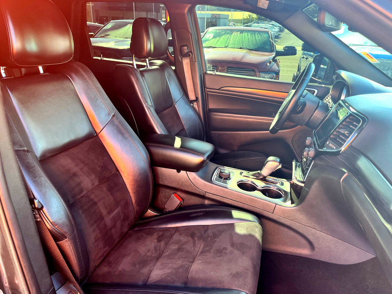 Used 2020 Jeep Grand Cherokee Altitude image 19