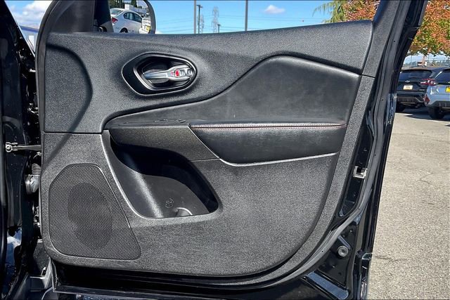 Used 2021 Jeep Cherokee Trailhawk image 21